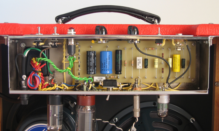 2S2chassis Two Stroke Guitar Amplifier inside components - By Robin Rigs